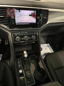 ڤۆڵکسواگن ئەتڵەس کرۆس سپۆرت